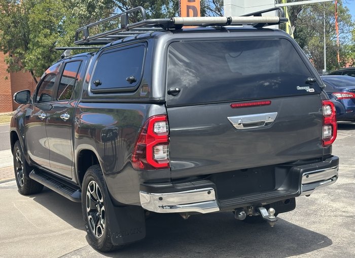 2020 Toyota Hilux SR5