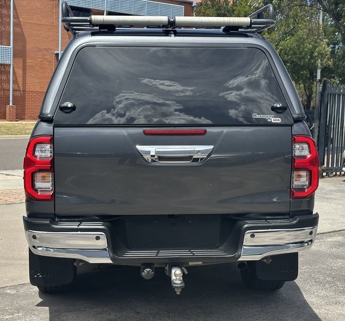 2020 Toyota Hilux SR5