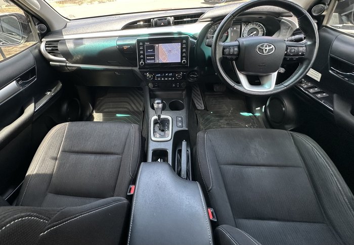 2020 Toyota Hilux SR5