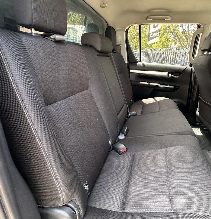 2020 Toyota Hilux SR5