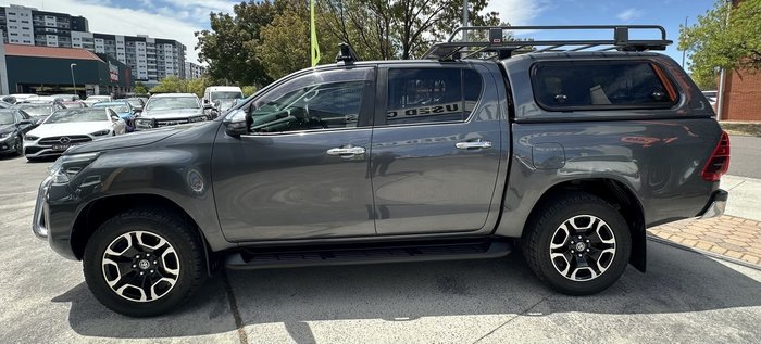 2020 Toyota Hilux SR5