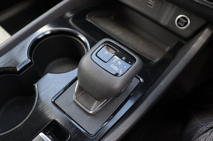 2022 Nissan X-TRAIL ST