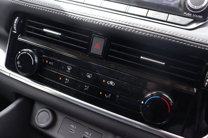 2022 Nissan X-TRAIL ST