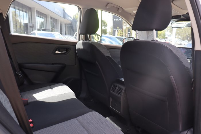 2022 Nissan X-TRAIL ST