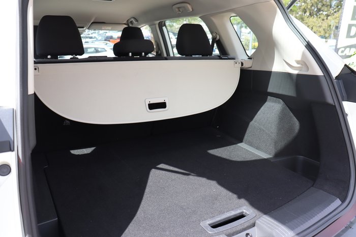 2022 Nissan X-TRAIL ST