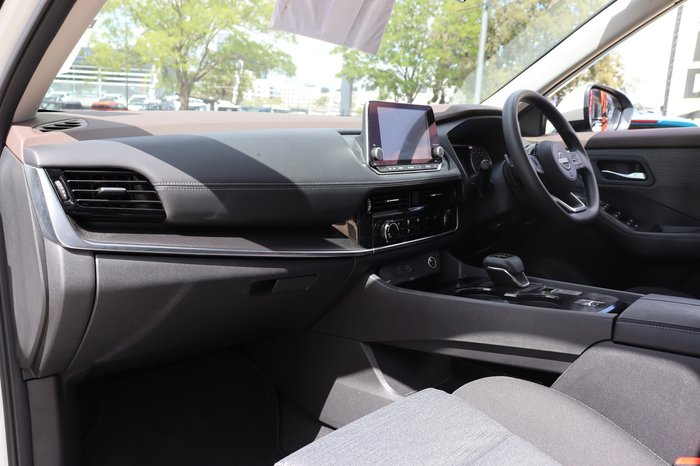 2022 Nissan X-TRAIL ST