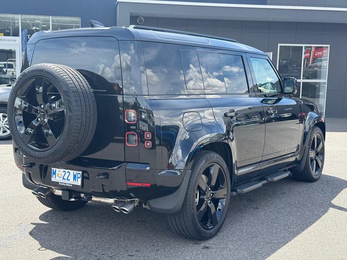 2026 Land Rover Defender 110 P425 X-Dynamic SE L663 MY26 AWD Santorini Black