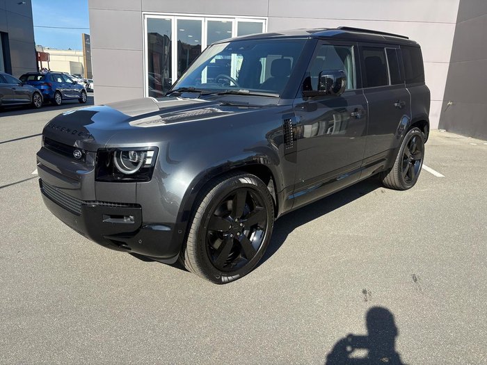 2026 Land Rover Defender 110 P425 X-Dynamic SE