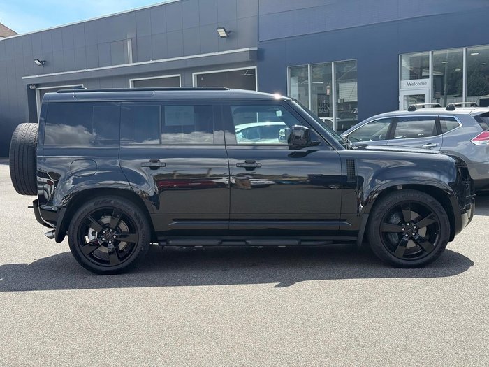2026 Land Rover Defender 110 P425 X-Dynamic SE L663 MY26 AWD Santorini Black