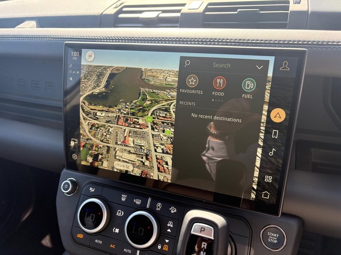 2026 Land Rover Defender 110 P425 X-Dynamic SE