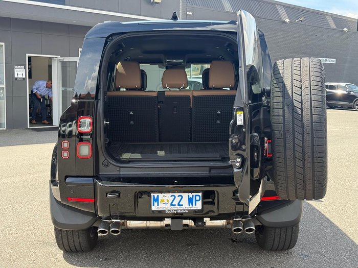 2025 Land Rover Defender 110 P425 X-Dynamic SE L663 MY26 AWD Santorini Black