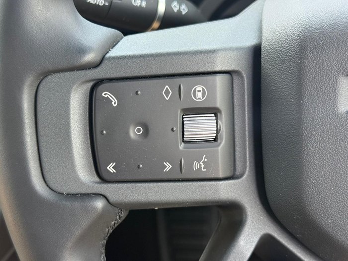2025 Land Rover Defender 110 P425 X-Dynamic SE