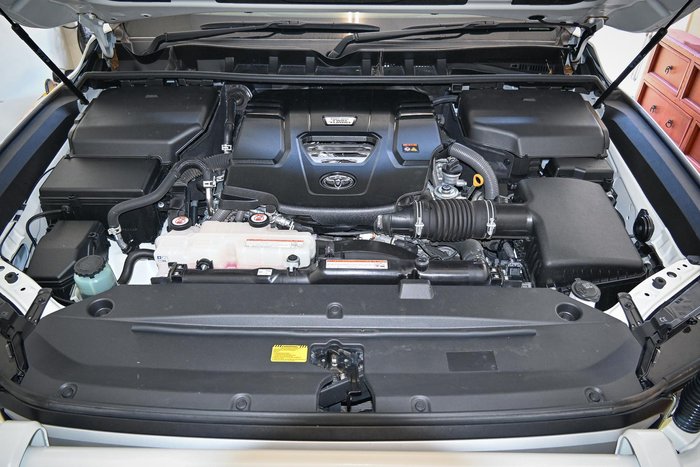 2021 Toyota Landcruiser VX