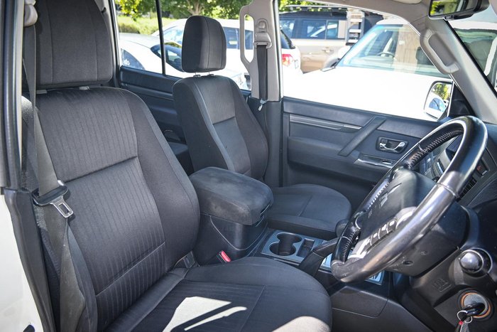 2012 Mitsubishi Pajero GLX