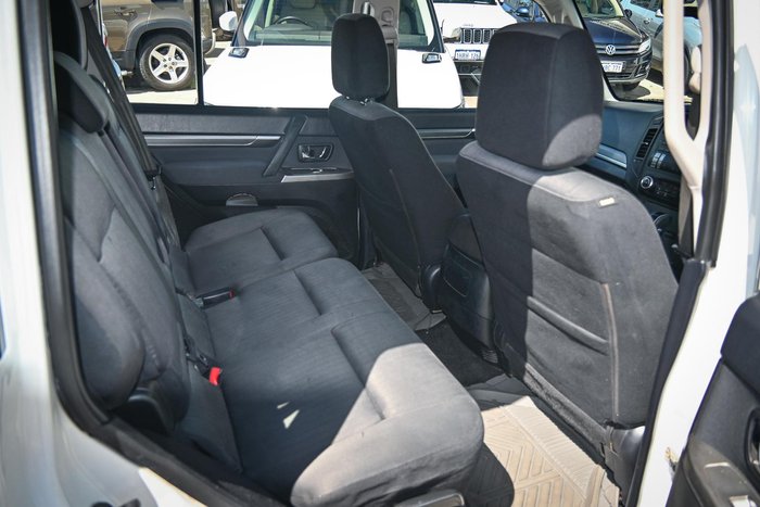 2012 Mitsubishi Pajero GLX