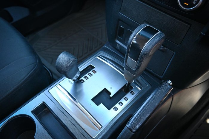 2012 Mitsubishi Pajero GLX