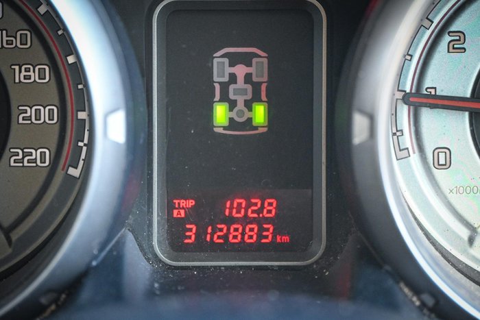 2012 Mitsubishi Pajero GLX