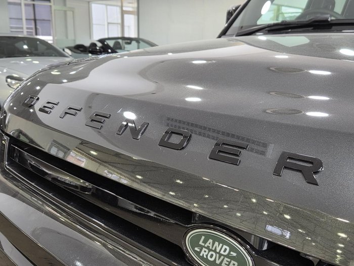 2025 Land Rover Defender 110 D350 X-Dynamic SE