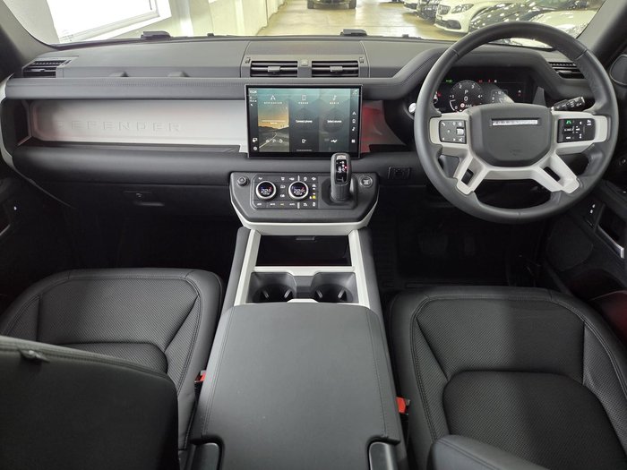 2025 Land Rover Defender 110 D350 X-Dynamic SE