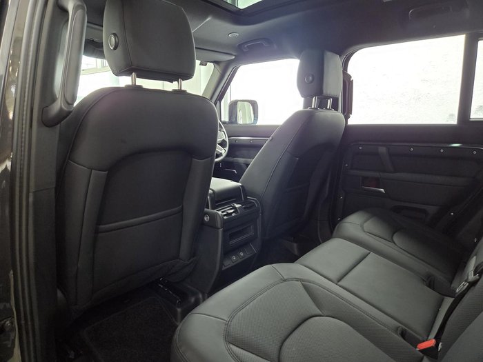 2025 Land Rover Defender 110 D350 X-Dynamic SE