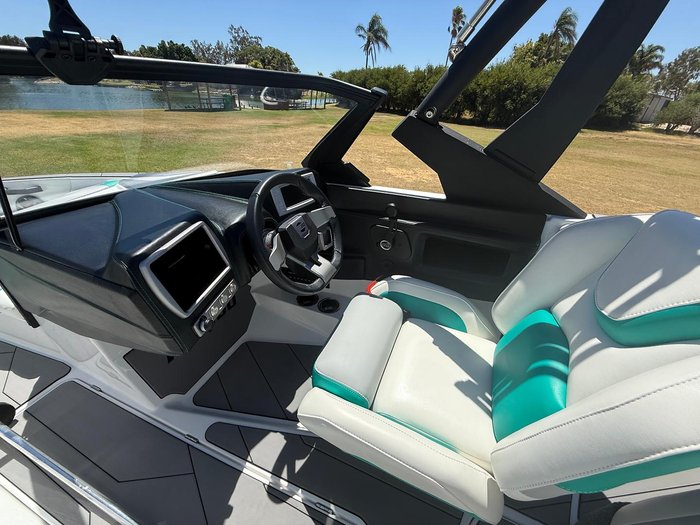 2022 Malibu Response TXi Open Bow