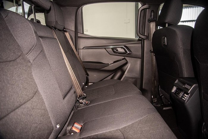 2025 Isuzu D-MAX X-RIDER