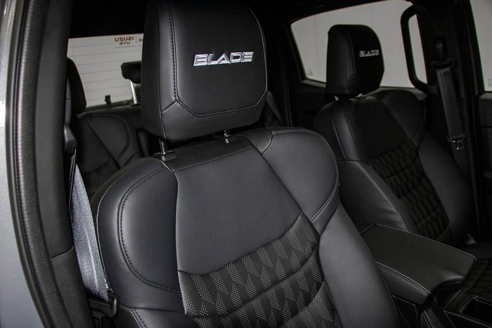 2025 Isuzu D-MAX BLADE