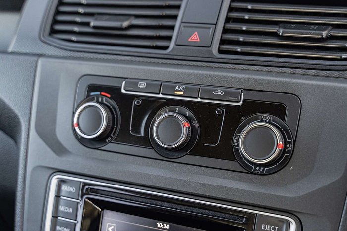 2020 Volkswagen Caddy TSI220