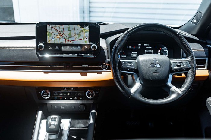 2022 Mitsubishi Outlander Exceed Tourer