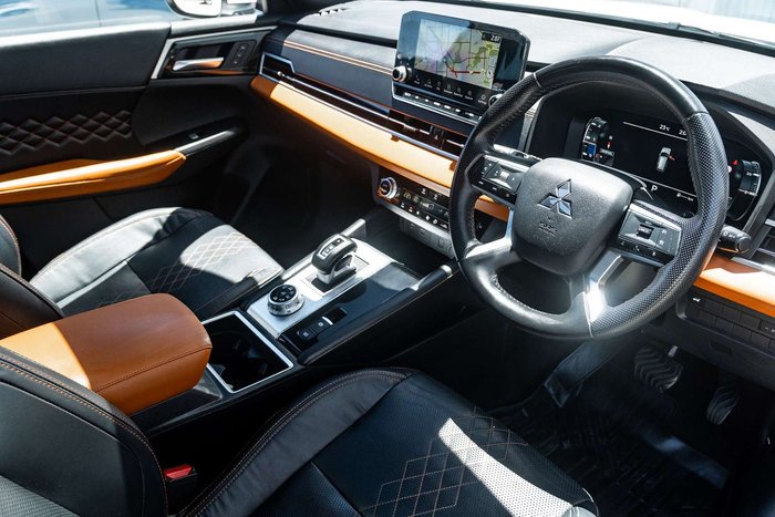 2022 Mitsubishi Outlander Exceed Tourer