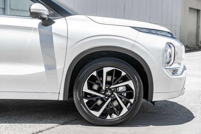 2022 Mitsubishi Outlander Exceed Tourer