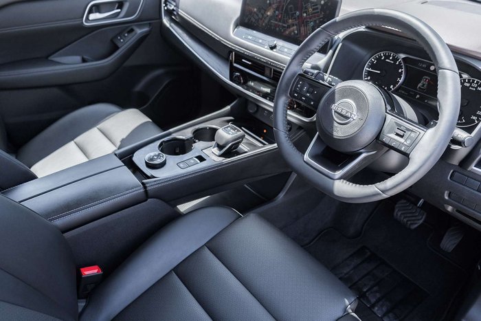 2025 Nissan X-TRAIL ST-L