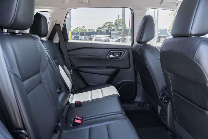 2025 Nissan X-TRAIL ST-L