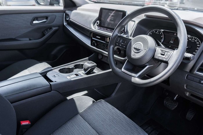 2025 Nissan X-TRAIL ST