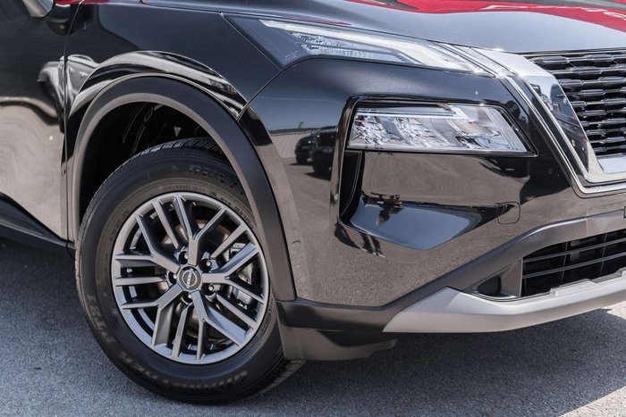 2025 Nissan X-TRAIL ST