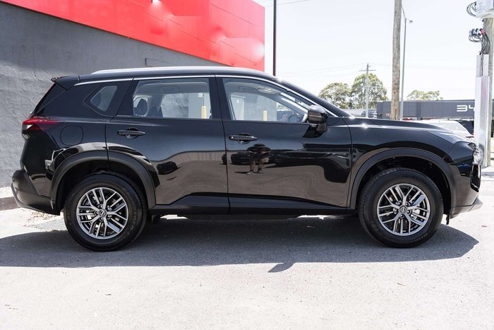 2025 Nissan X-TRAIL ST