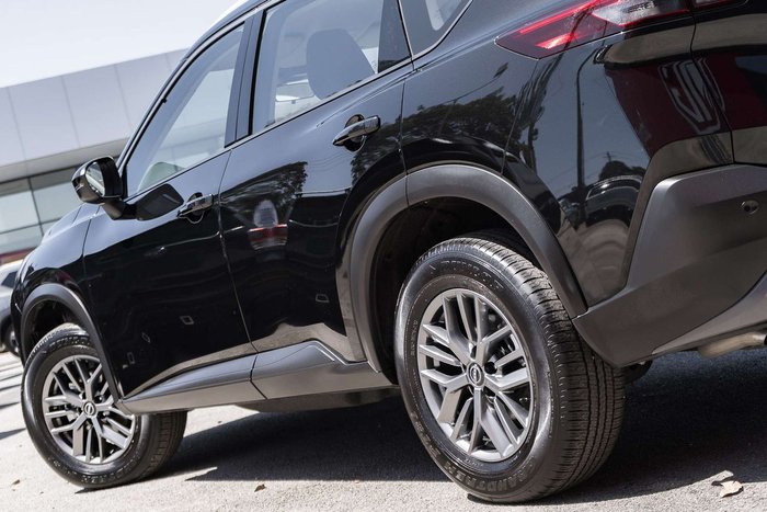 2025 Nissan X-TRAIL ST