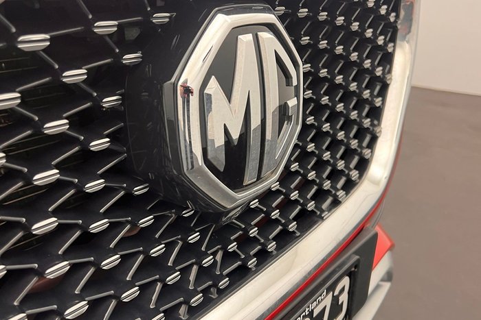 2022 MG HS Essence