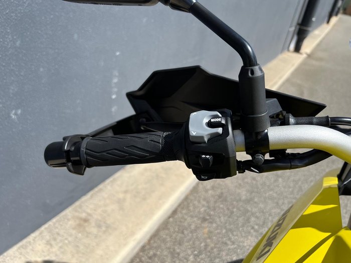 2025 Suzuki V-Strom 800DE V-Strom Yellow