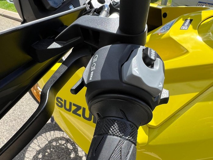 2025 Suzuki V-Strom 800DE V-Strom Yellow