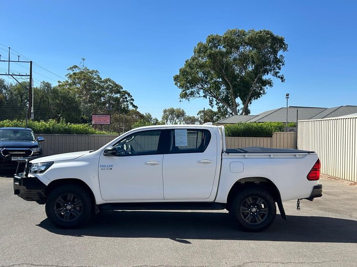 2023 Toyota Hilux SR