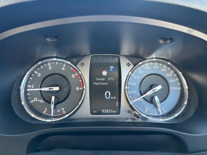 2023 Toyota Hilux SR