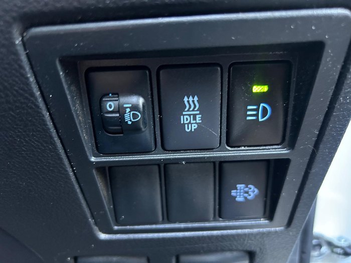 2023 Toyota Hilux SR