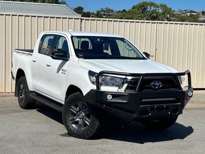 2023 Toyota Hilux SR