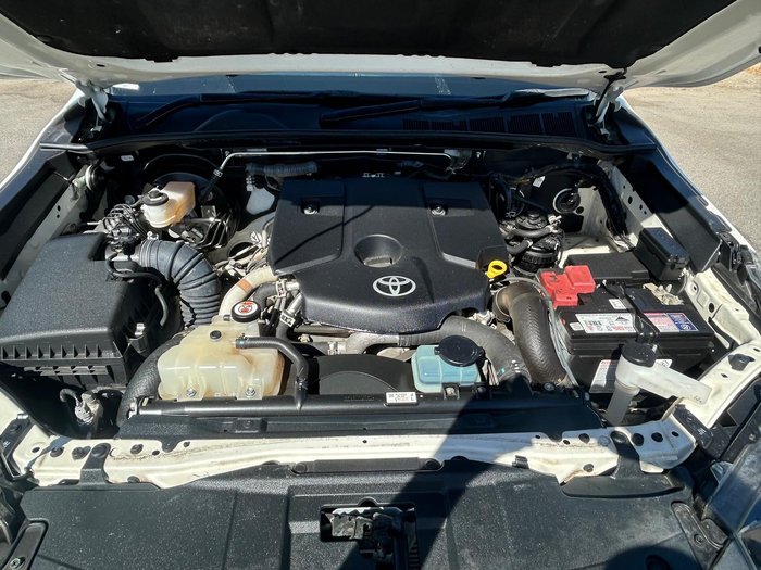 2023 Toyota Hilux SR