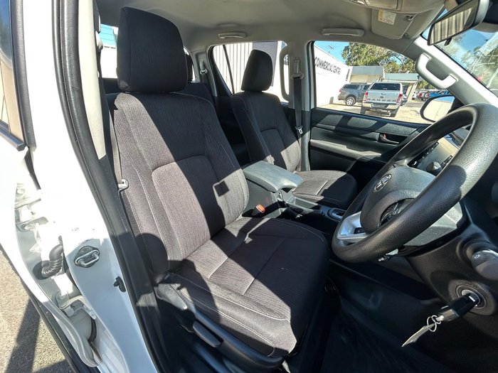 2023 Toyota Hilux SR