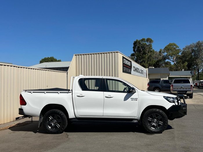 2023 Toyota Hilux SR