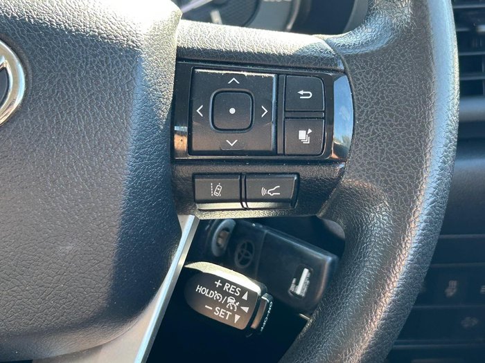 2023 Toyota Hilux SR