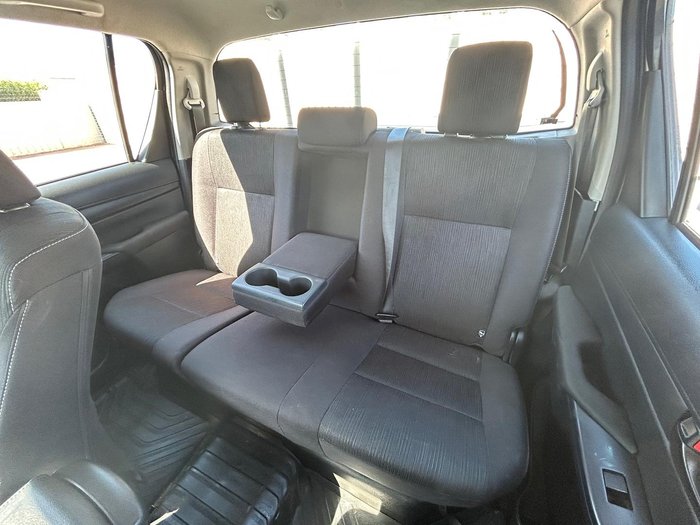 2023 Toyota Hilux SR