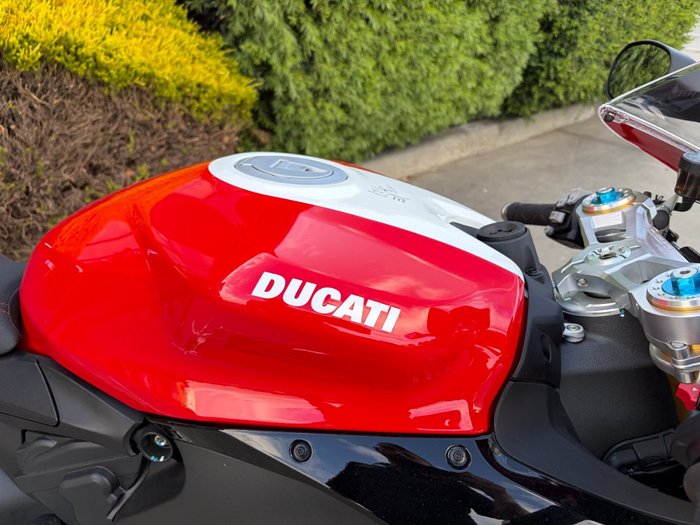 2024 DUCATI PANIGALE V2 BAYLISS 20TH ANNIV Red